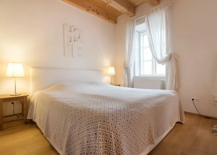 Sunny Apartment *