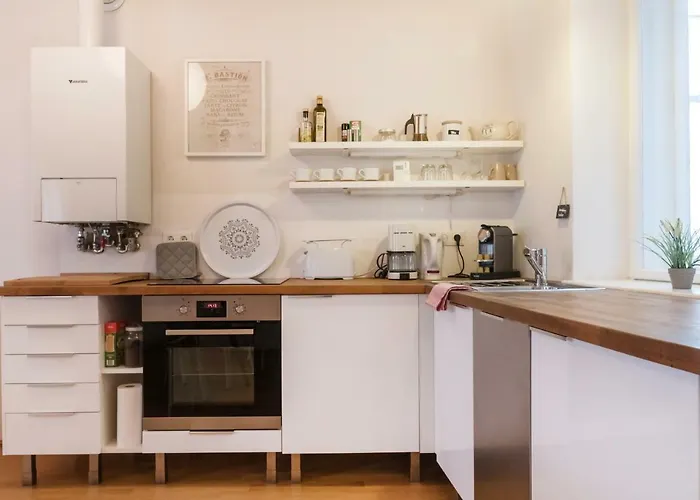 Sunny Apartment *